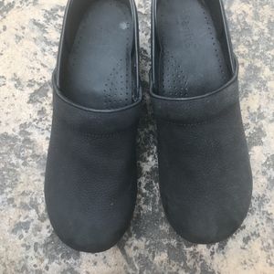 BLACK SANITA CLOGS